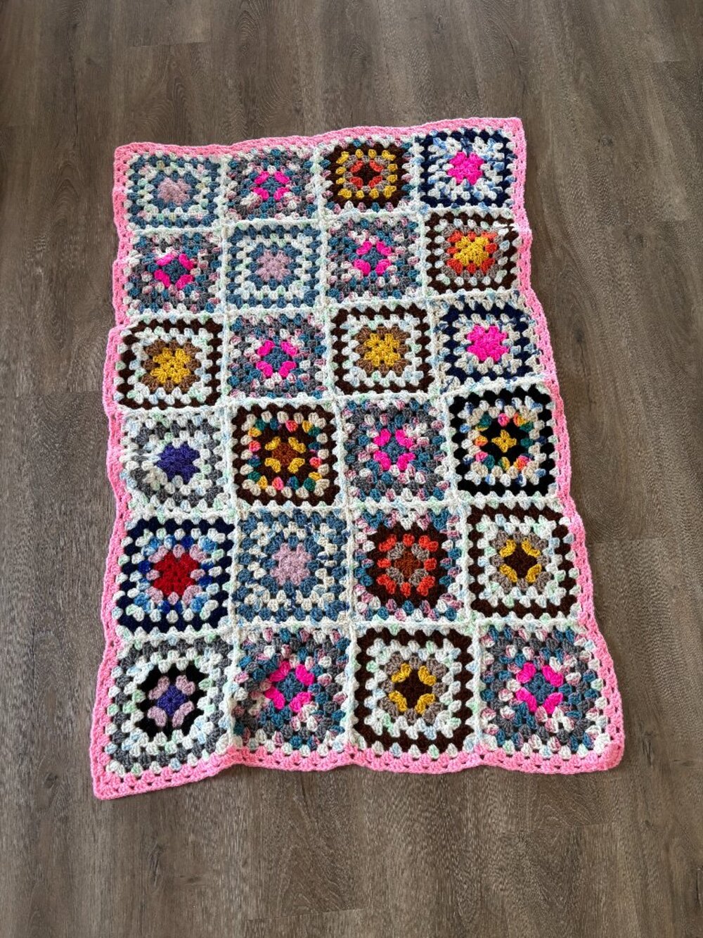 🌸 Vintage Handmade Granny Crochet Blanket 34 inches - 48 inches🌸